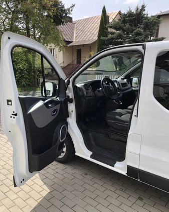 Renault Trafic cena 59500 przebieg: 197000, rok produkcji 2017 z Ciechanowiec małe 254